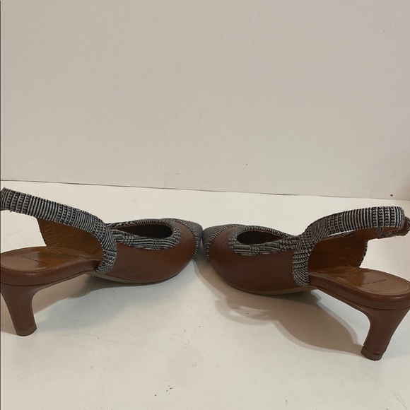 Aquatalia Elegant Brown and Black Slingback Heels - Picture 4 of 12